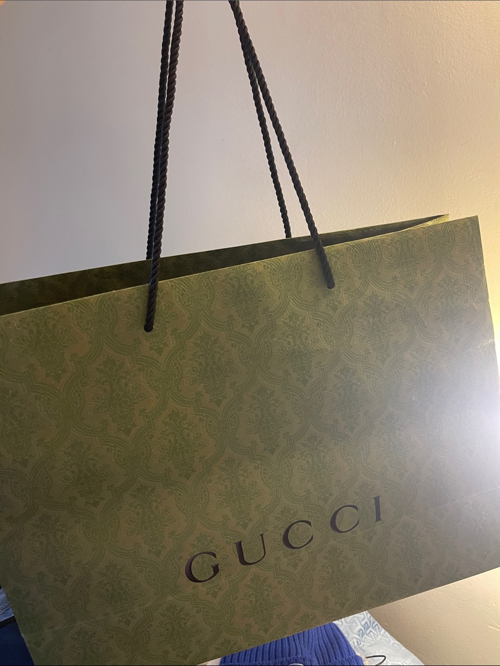 Gucci shopping bag